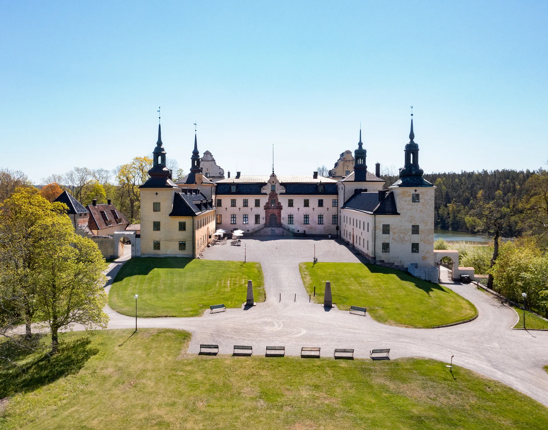 Visit us | Historical site Stockholm | Guide tours June-Aug | Tyresö slott